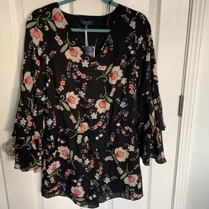 NWT Kaari Ruffle Bell Sleeve Romper